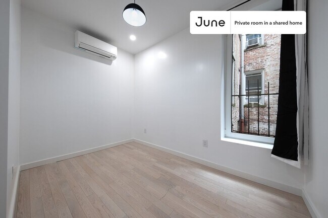 Foto del edificio - Room in Shared 4 bed/2 bath home in Ditmas Park