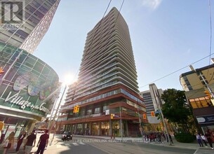 Building Photo - 280 Dundas St W