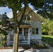 Building Photo - 1020 W Hadley St