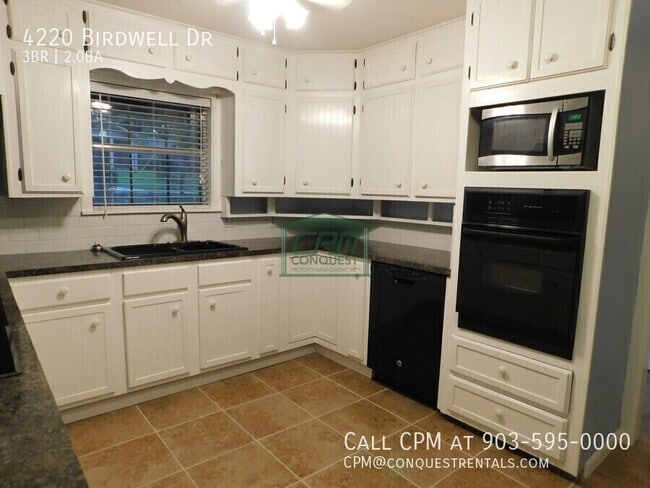 Foto del edificio - 4220 Birdwell Dr
