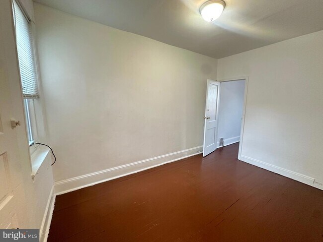 Foto del edificio - 3130 N Bambrey St