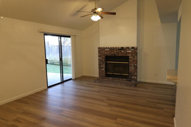 Foto del edificio - 9388 N Archie Ave