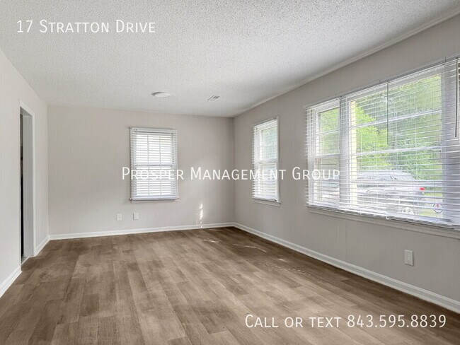 Foto del edificio - 17 Stratton Dr