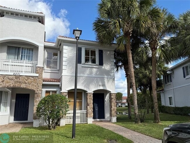 Building Photo - 8227 SW 27th St