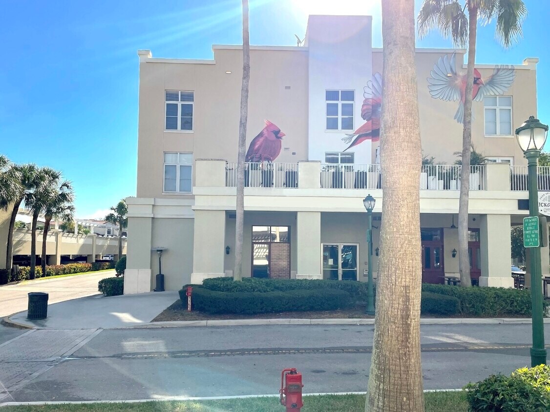 Primary Photo - 1153 Town Center Dr