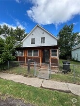 Building Photo - 5910 Pilsen Ave