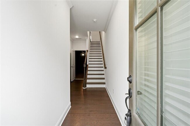 Building Photo - 2438 Figaro Dr