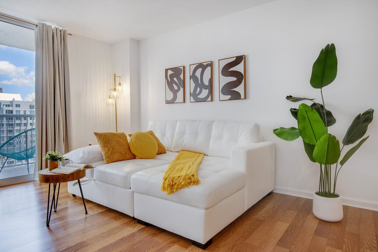 Foto principal - 1200 Brickell Bay Dr