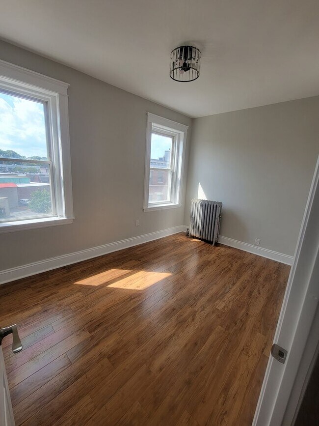 Building Photo - Allston Studio Apartment available 9/1/2026