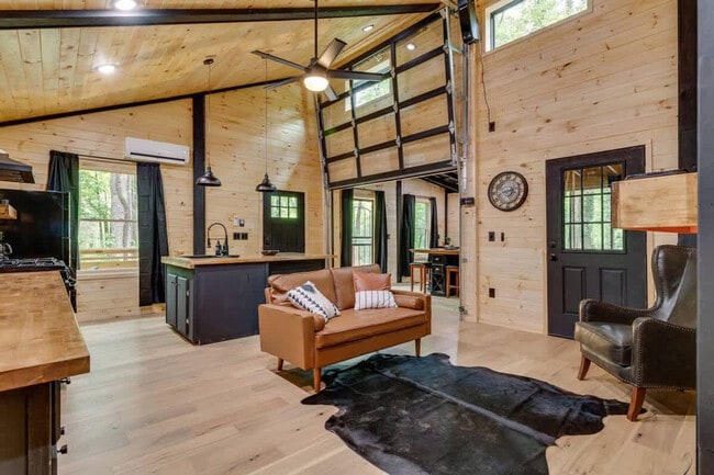 Building Photo - 4945 Ledford Rd