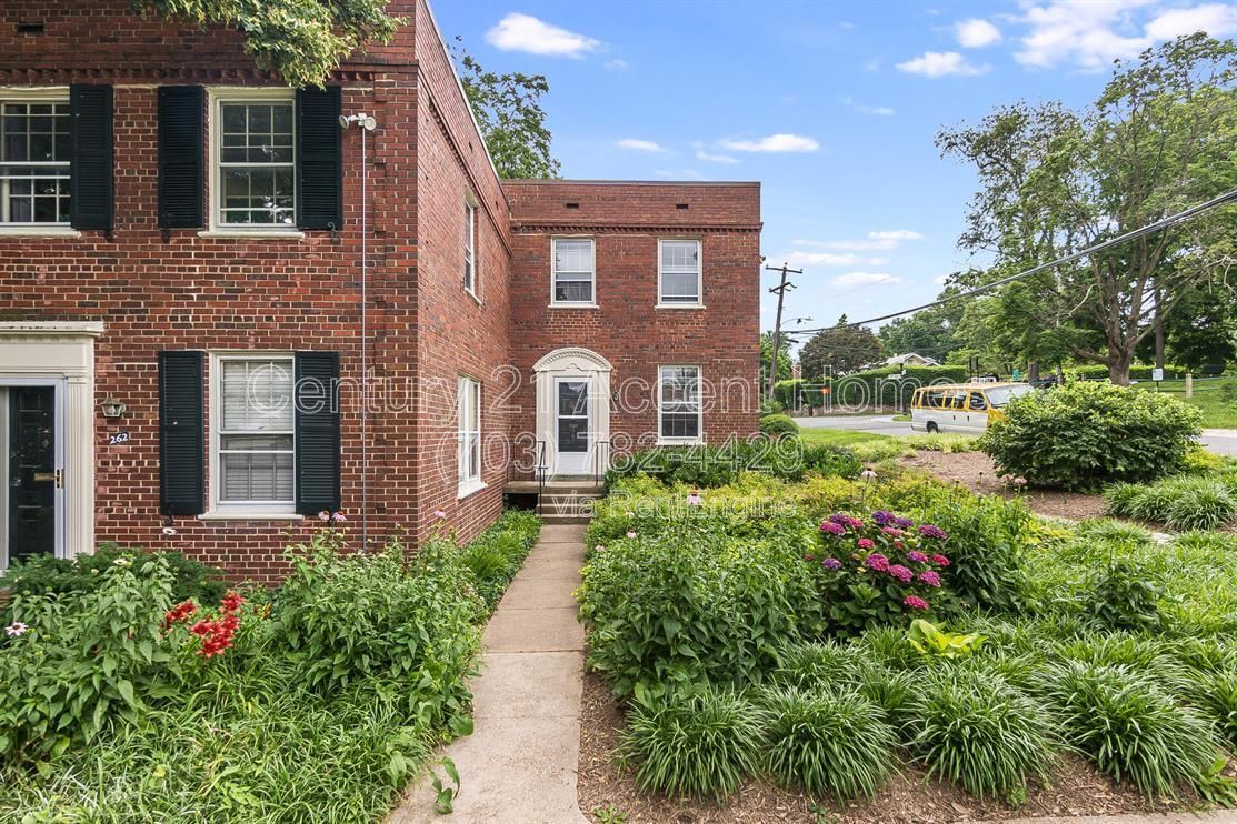 Foto principal - 1020 S Barton St