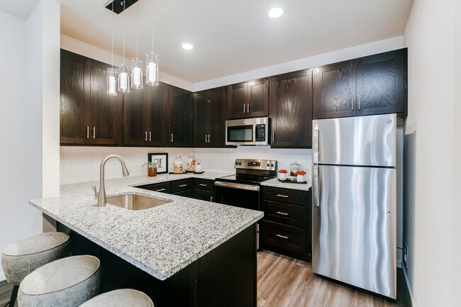 Foto del edificio - Park West Condominiums