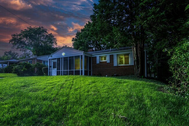 Foto del edificio - 3312 Gumwood Dr