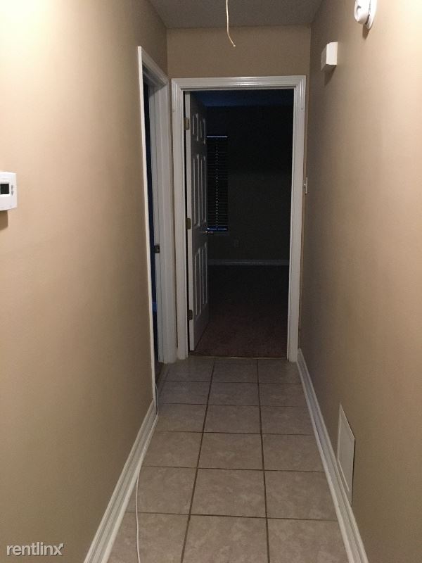 Foto del edificio - 2899 W Barnett Springs Ave