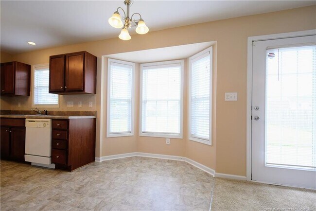 Building Photo - 522 Fairfield Cir