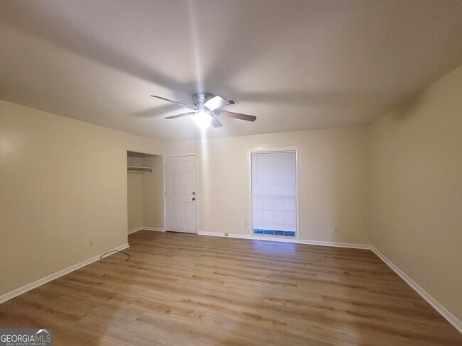 Foto del edificio - 421 Willow Ave