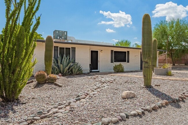 Building Photo - Charming 3bed/2 bath home located in the heart of Tucson, just minutes from the University of Ari...