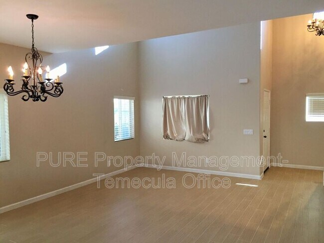 Foto del edificio - 28376 Kara St