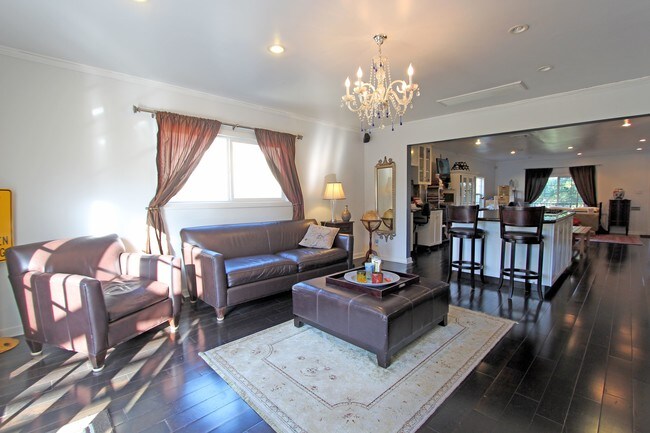 Foto del edificio - 5338 W 119th St