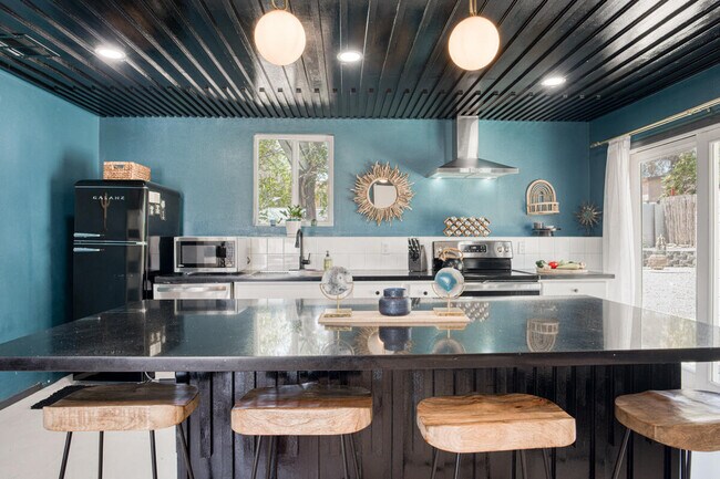 Foto del edificio - 61589 El Reposo St