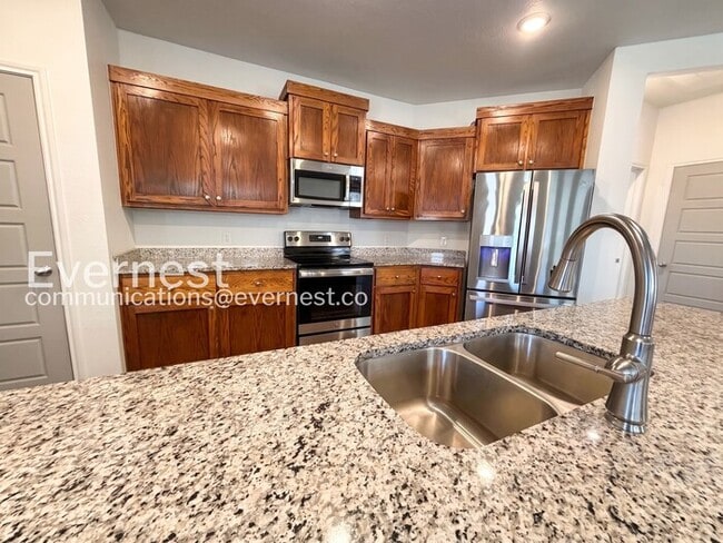 Building Photo - 706 Freedom Cir
