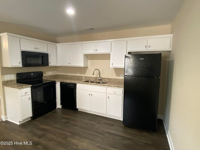 Building Photo - 1150 Cross Creek Cir