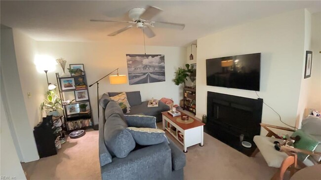 Building Photo - 612 Shoreham Ct