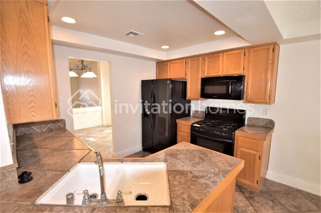 Building Photo - 1425 Pathfinder Rd