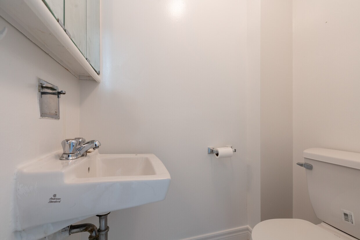 Photo principale - LARGE THREE BEDROOM TOWNHOUSE