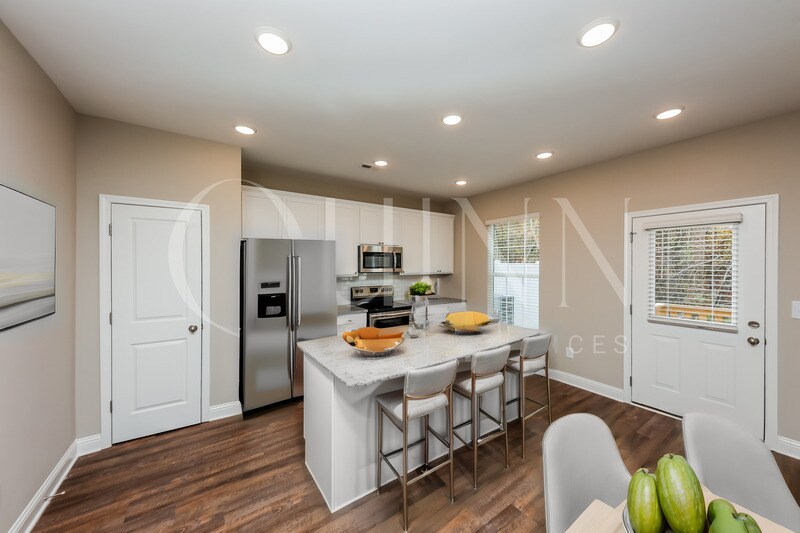 Foto principal - 2050 Miramar Cir