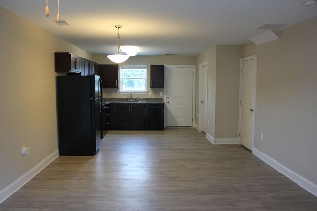 Foto del edificio - Nice 2 Bedroom, 2.5 Bath Townhouse