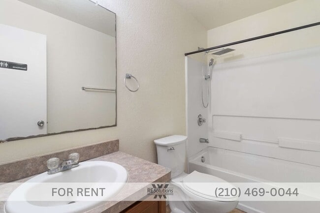 Building Photo - 203 Shadbush St