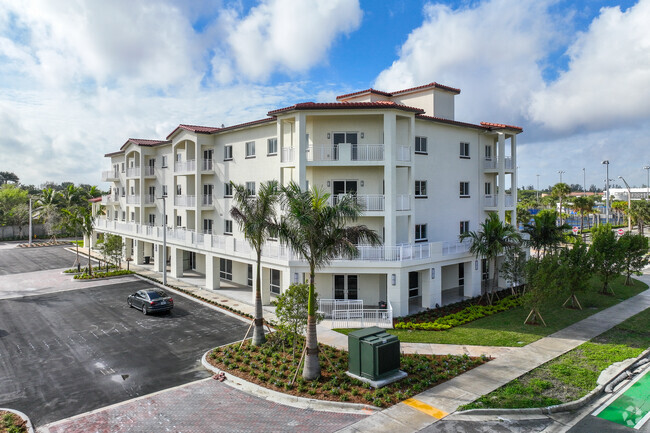 Building Photo - Grand at Doral