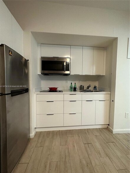 Photo - 1611 Meridian Ave Apartment