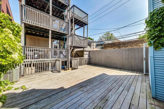 Foto del edificio - 1415 W Barry Ave