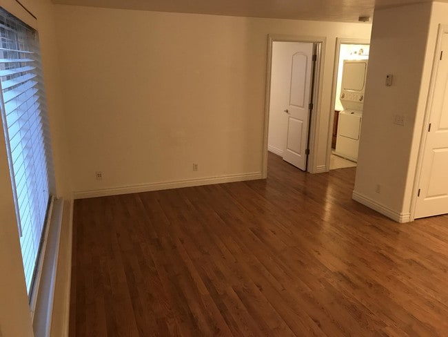 Building Photo - 616 E 2100 N