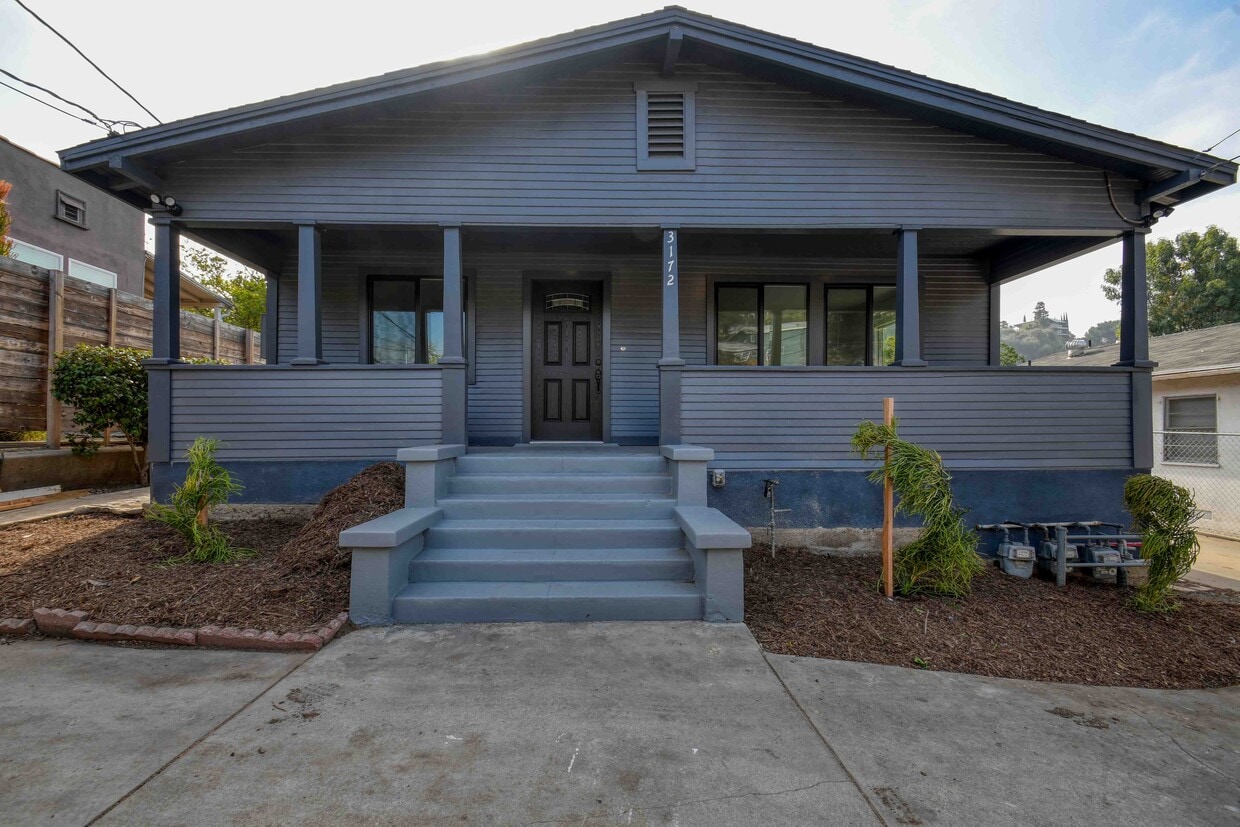 Primary Photo - 3172 Cazador St