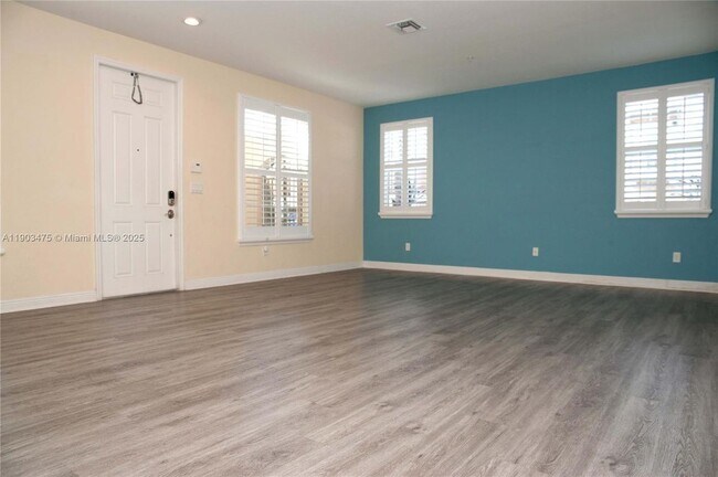 Building Photo - 14620 SW 15th St