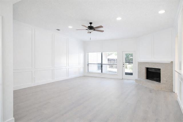 Foto del edificio - 2035 Lansdown Dr