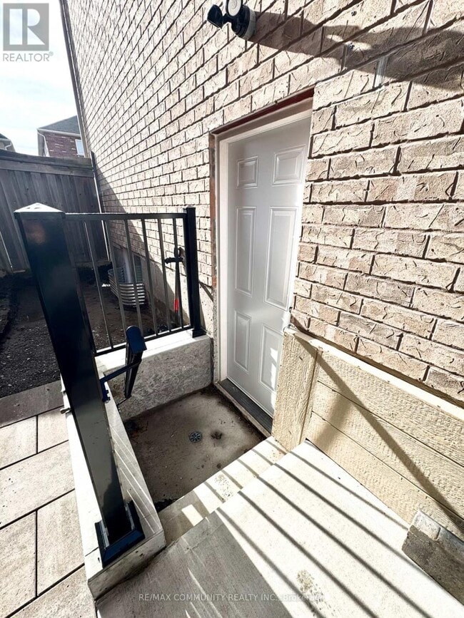 Building Photo - 4 Campview St