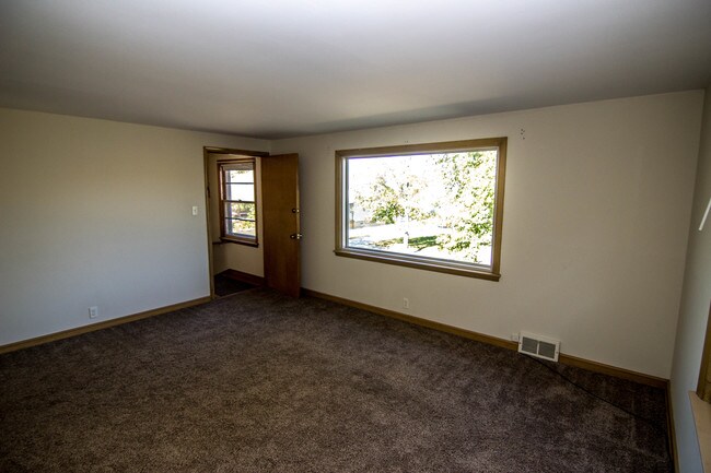Building Photo - 6525 Powell Pl