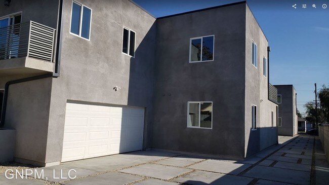 Foto del edificio - 9539 Holmes Ave