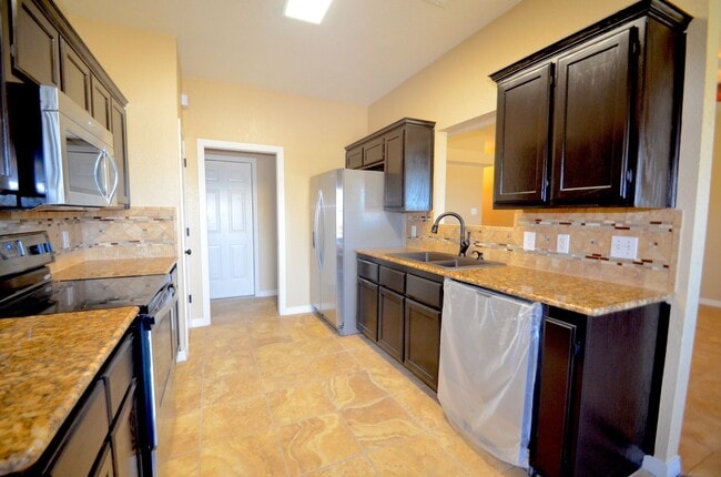 Foto del edificio - Home In Great Condition