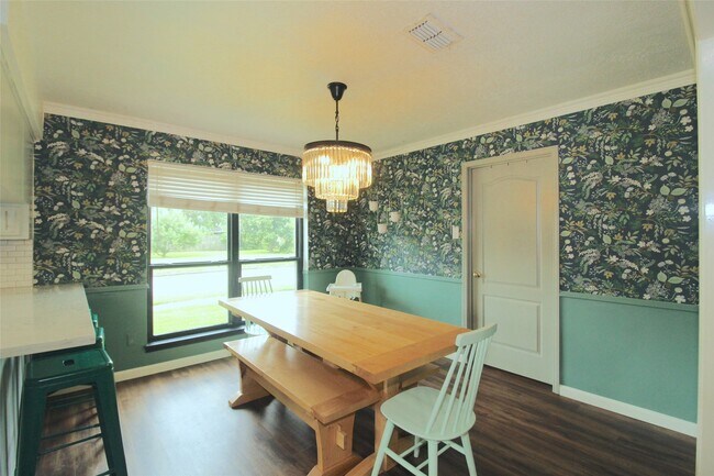 Foto del edificio - 1803 Oaklawn St