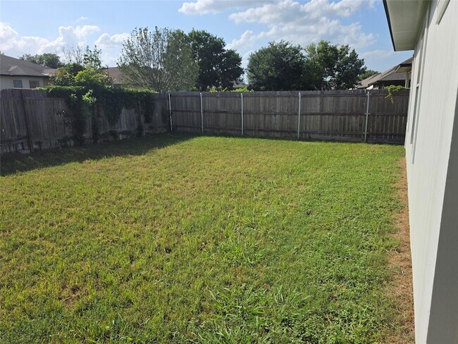 Building Photo - 319 Riverwalk Dr
