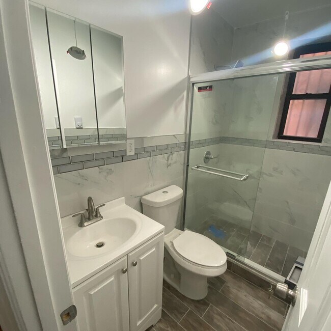 Building Photo - 305 Rockaway Pky