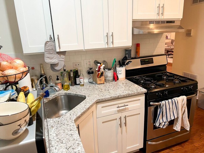Foto del edificio - 4653 N Wolcott Ave