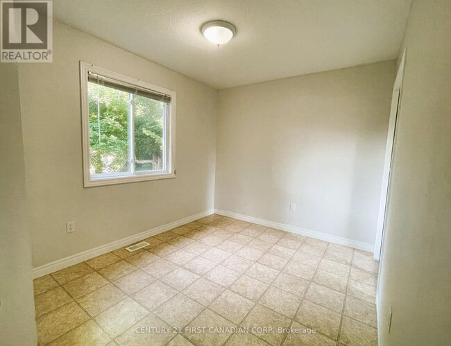 Building Photo - 567 Sprucewood Dr