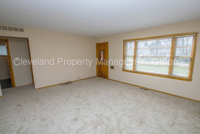 Building Photo - 24008 Knickerbocker Rd