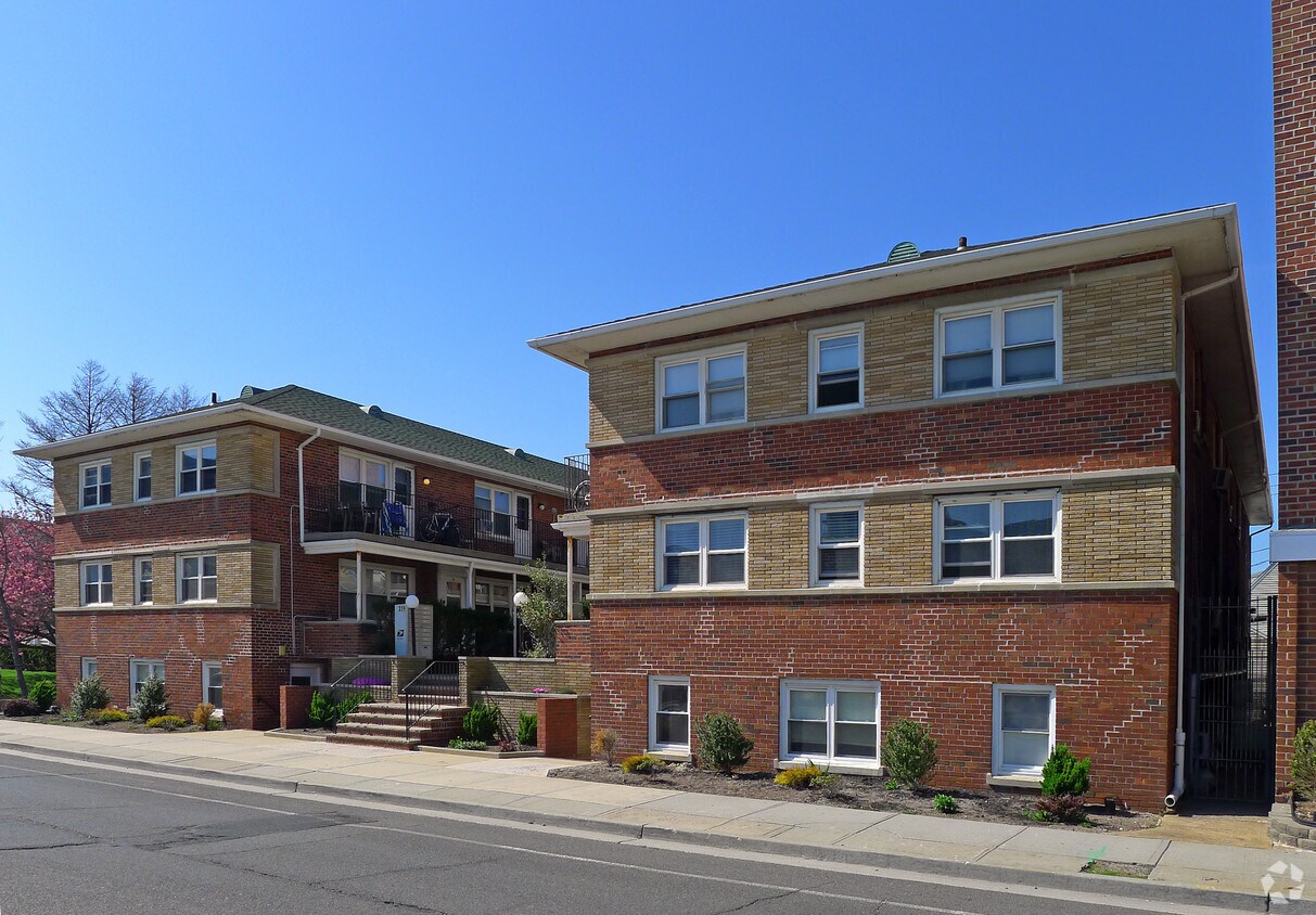 319 E Broadway, Long Beach, NY 11561 Apartments in Long Beach, NY